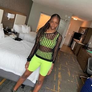 Meet your Posher, Rebecca